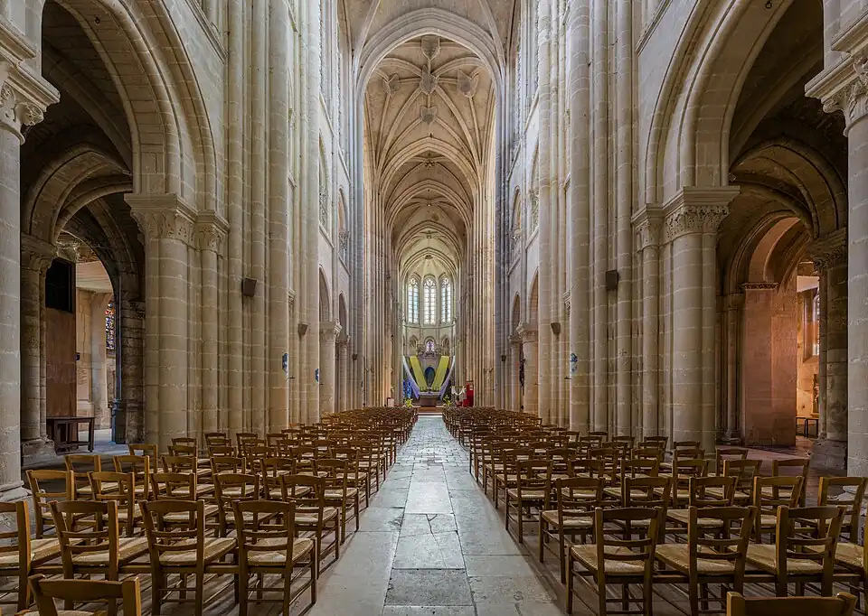 Nave da Catedral de Senlis (1153-1191)