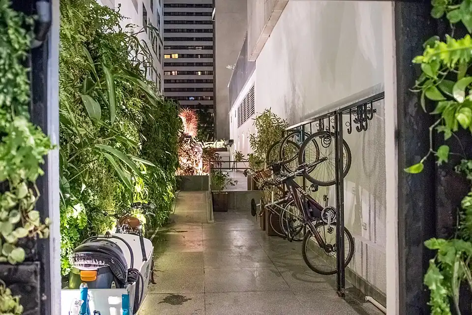 Paraciclo no térreo