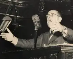 Severino Sombra fazendo um discurso