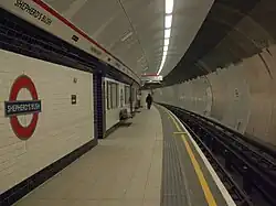 Plataforma oeste olhando para o leste