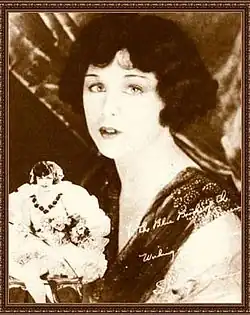 Shirley Mason, estrela do seriado Vultures of the Sea, em 1928.