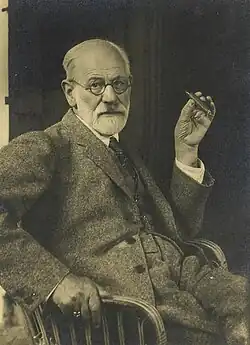 Ficheiro:Sigmund Freud by Max Halberstadt.jpg