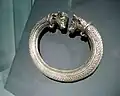 O torque de prata de Trichtingen com cabeças de touro, talvez do século 2 a.C.