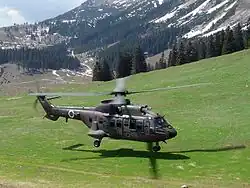 Um helicóptero AS532 Cougar esloveno.