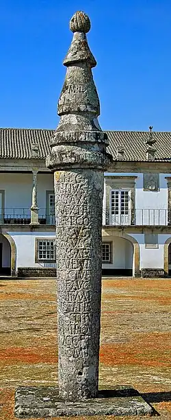 Miliário convertido em pelourinho no Solar de Bertiandos, Ponte de Lima