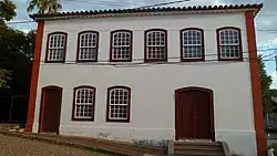 Solar da Travessa Paraíso, um dos últimos remanescentes da arquitetura colonial da cidade, construído por volta de 1820