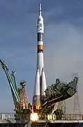 A Soyuz TMA-3 sendo lançada de Baikonur.
