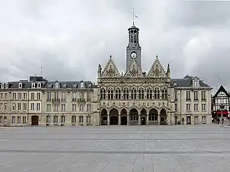 Hôtel de ville.