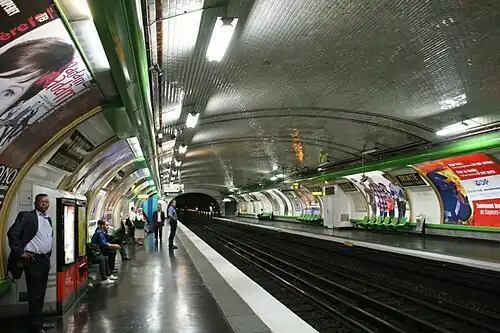 Vista das plataformas antes da renovação de 2016.