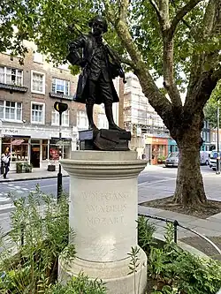 Estátua de Mozart em Belgravia.