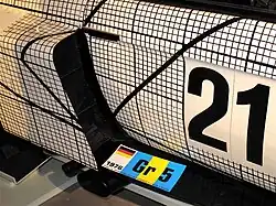 Stella, detalhe da pintura do carro BMW 3.0 CLS, 1976