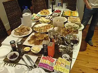 Mesa servida com Smörgåsbord