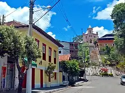 Vista parcial de Tebas com a paróquia de Santo Antônio ao alto.