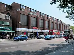 A High Road, ao sul de Tottenham