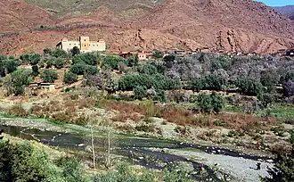 Vista da Mesquita de Tinmel, da aldeia de Ifouriren e do Uádi de Nefis