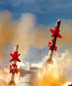 RIM-8A e -8B sendo lançados