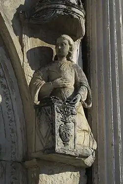 Imagem da Visitação, portal da igreja da Misericórdia de Tentúgal