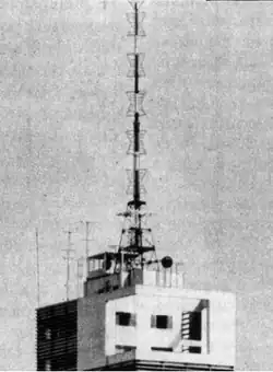 Torre inaugurada originalmente em 1960 pela Rede Tupi no topo do edifício. Esta torre foi demolida em 1989 e substituída pela atual. A Tupi iria transferir seus transmissores para a vizinha Torre Assis Chateaubriand, que só foi concluída após o fim do canal e utilizada pelo SBT.