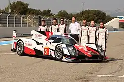 Toyota TS050 Hybrid nº5 e pilotos no circuito Paul Ricard.