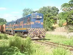 EMD G12 Fase I #4145 na Primeira pintura oficial da FCA passado por Três Irmãos.