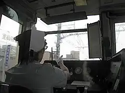 Maquinista apontando