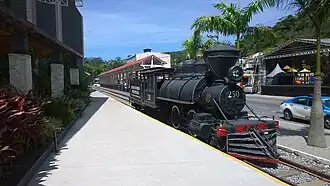 Locomotiva junto à estação Miguel Pereira. Foto por Daddo Moreira / Trilhos do Rio