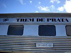 Um dos carros do Trem de Prata