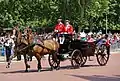O Landau 'Balmoral' transmitindo a Condessa de Wessex e outros de Trooping the Colour, 2018.