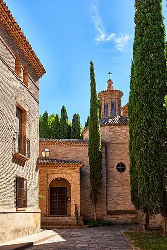 Mosteiro de Santa Maria da Caridade (século XII) em Tulebras