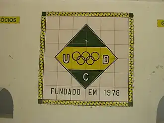 Logo do Uniao Desportiva Caranguejeira na entrada do estádio