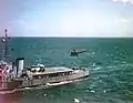 Um R-6 pousando num navio, em uma rara fotografia colorida de 1944.