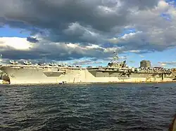 Kitty Hawk no Porto de Sydney, 2007.