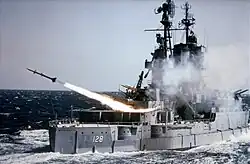 Modelo inicial sendo lançado em teste do USS&nbsp;Mississippi