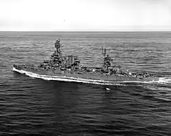 O navio na costa do Havaí em 1945.