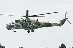 Um helicóptero Mil Mi-24V da força aérea de Uganda.