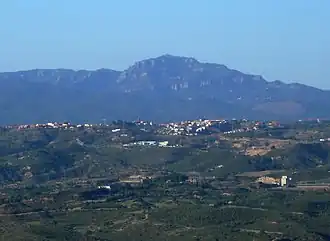 Ullastrell com Sant Llorenç del Munt ao fundo
