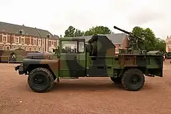 VLRA TPK 4.25 com lançador de mísseis Mistral