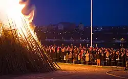 Noite de Santa Valpurga no Skansen em Estocolmo
