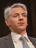 Close-up de Bill Ackman, contra um fundo preto