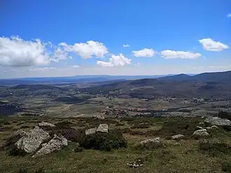 Vista do vale de Valdeolea desde o monte Endino&nbsp;[es]