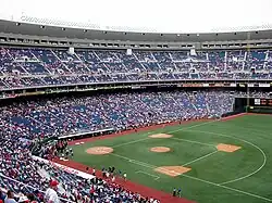 Veterans Stadium na configuração para beisebol
