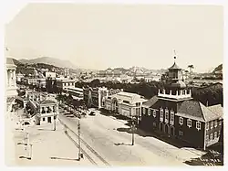 Avenida das Nações, com os Pavilhões dos 13 países.