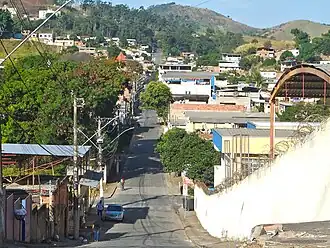 Vista parcial do Manoel Maia a partir do Frederico Ozanan. Em destaque a Rua Marte, a principal da localidade.