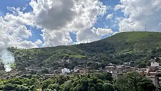 Vista do bairro Ponte Nova a partir da BR-381