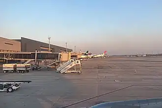 O Aeroporto Internacional de Belo Horizonte-Confins, que está localizado neste município.