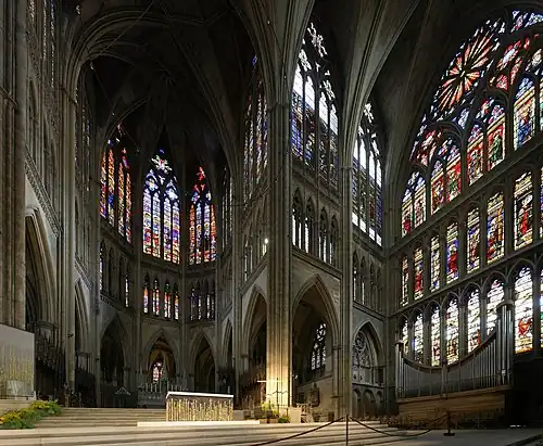 A Catedral de Metz, Alemanha, tem 6&nbsp;500 m2 de vitrais.