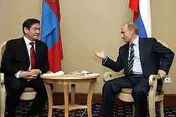 Nambaryn Enkhbayar com Vladimir Putin em 2005.