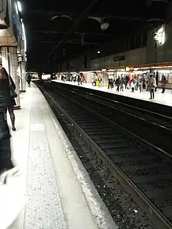 Vias do RER C, com vista para Musée d'Orsay.