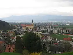 Vista de Vojnik com Celje ao fundo