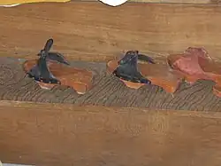 Tamancos encontrados na Bélgica, datados de cerca de 1465